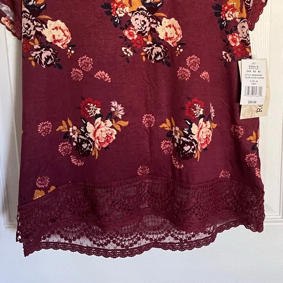 Maroon floral shirt with lace bottom trim - Picture 2 of 3